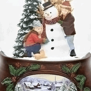 Kids-Making-a-Snowman-close