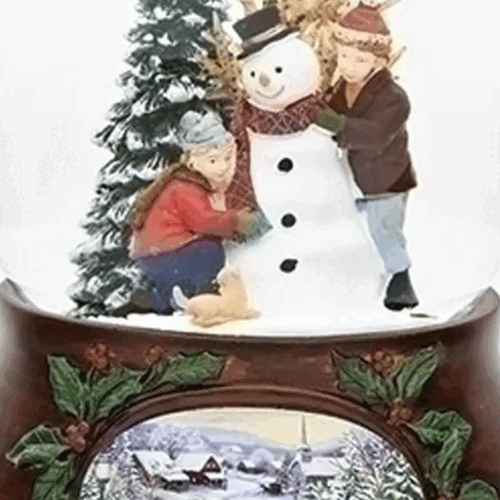 Kids-Making-a-Snowman-close