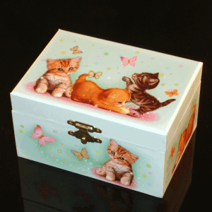 Kitten-Jewelry-Box-angle