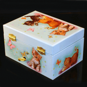 Kitten-Jewelry-Box-back-left