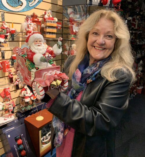 Musical-Santa-in-Car-and-Lisa