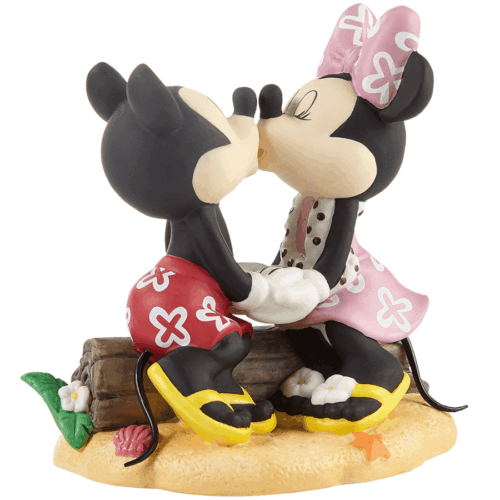 Mickey-Minnie-Beach-left