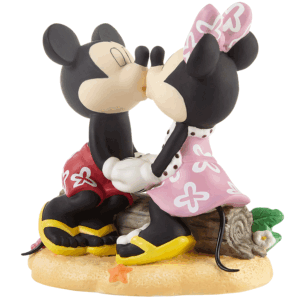 Mickey-Minnie-Beach-right