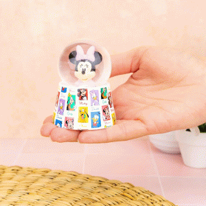 Minnie-Mouse-Mini-Globe-display