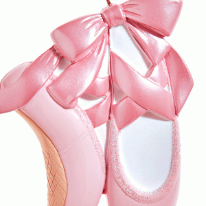 Pointe-Shoe-Ornament-close