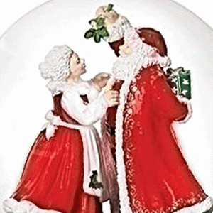 Santa-&-Mrs-Claus-Snow-Globe-close