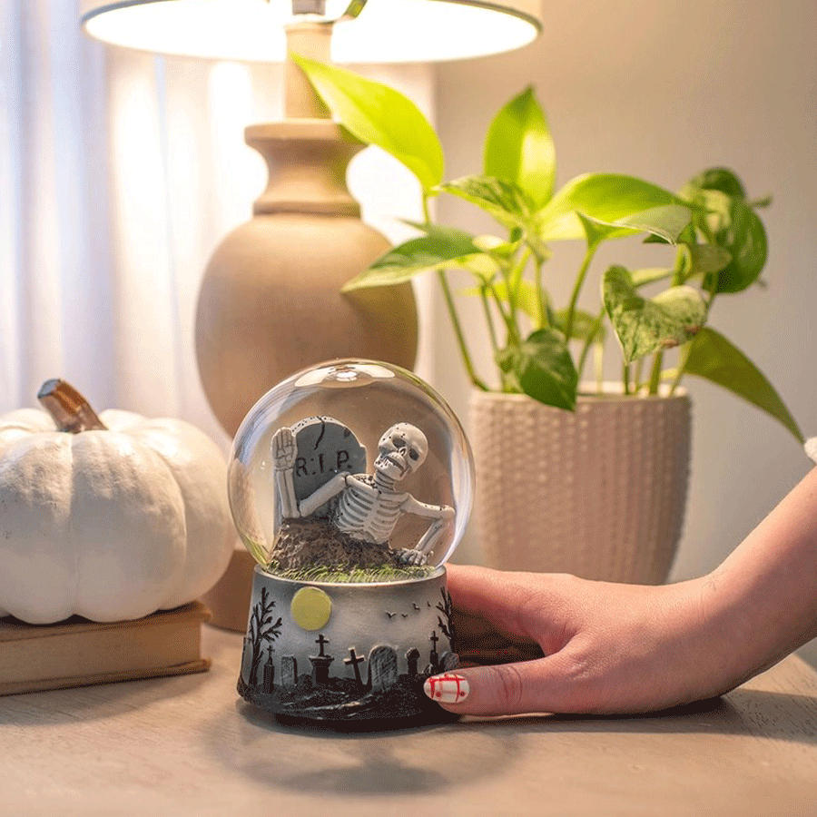 Skeleton-Graveyard-Globe-display