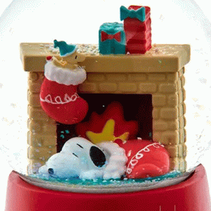 Snoopy-Fireplace-Globe-close