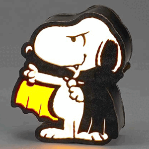 Snoopy-Vampire-Lantern-lighter
