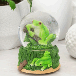 Tree-Frogs-Globe-display
